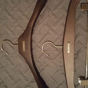 Gucci Wooden Hanger Set